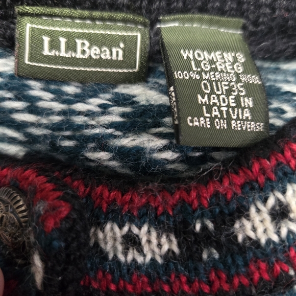 Vintage L.L. Bean deep green, white, and red wool pullover sweater - Picture 7 of 9